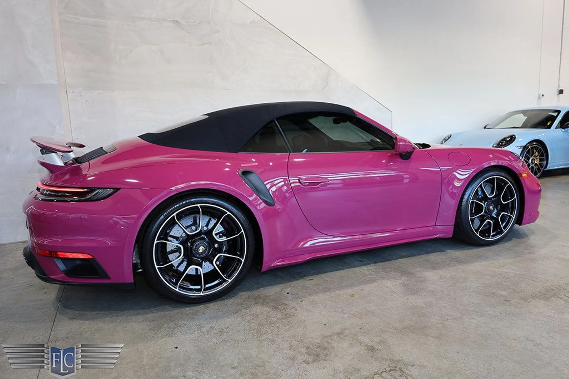 mph051_2439410349_used_2024_porsche_911_turboscabriolet_9689_22977527_52_1024_56114bdd72