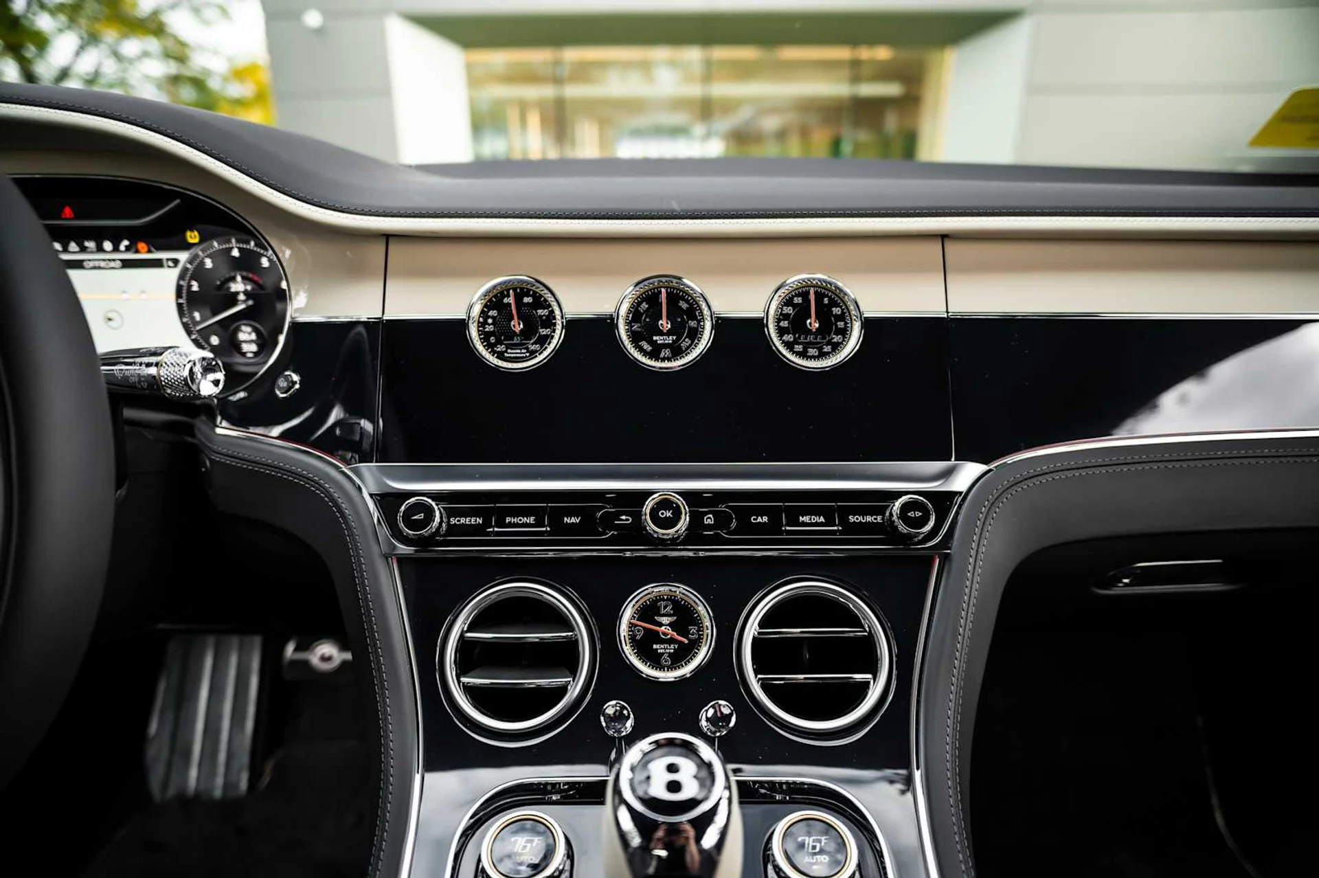 mph051_2439914065_93d0c6fed634c4ce301dcab5d6cbaca9x_85c413943e