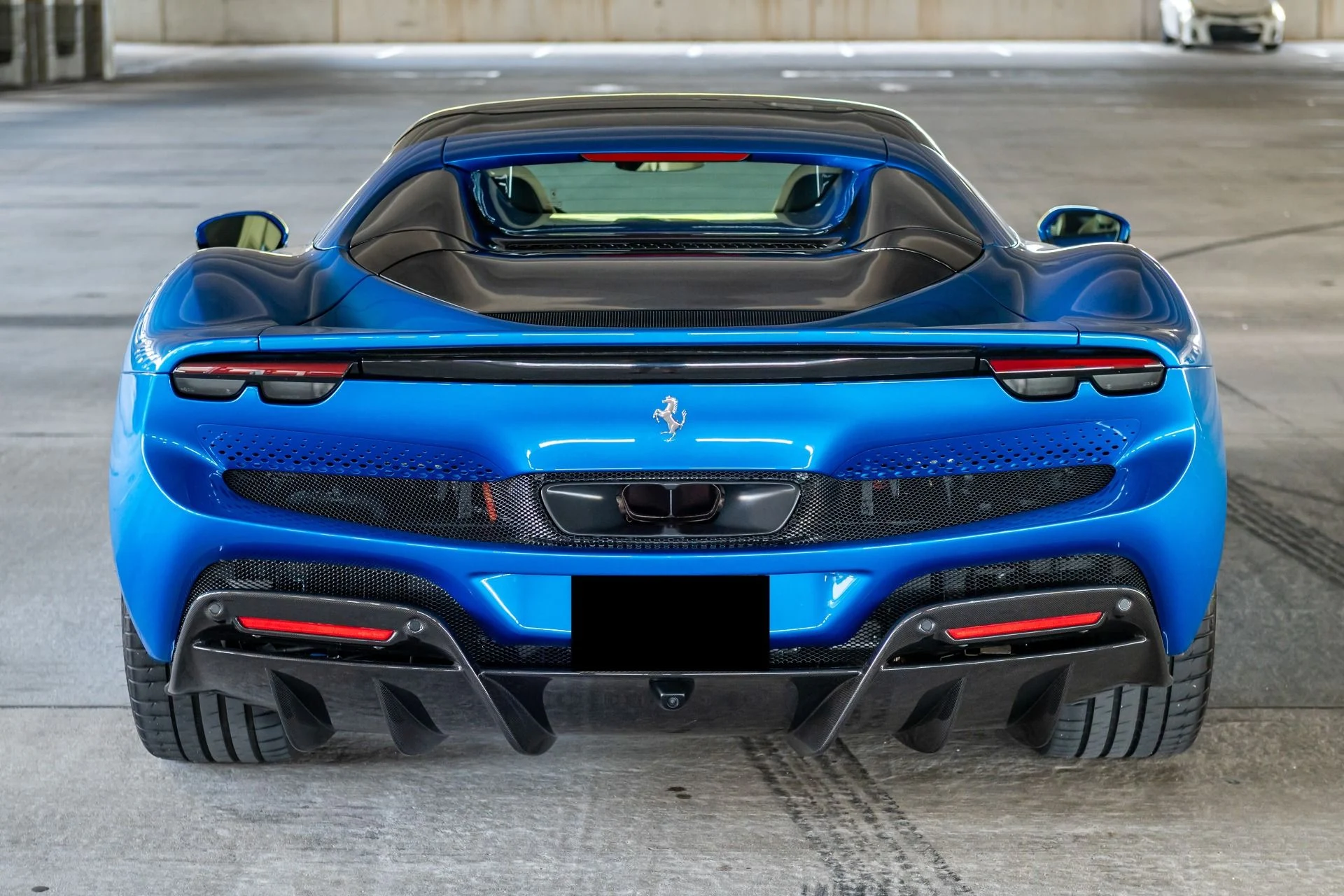 mph051_2441394970_Used_2024_Ferrari_296_GTS_1761687517_429646ef05