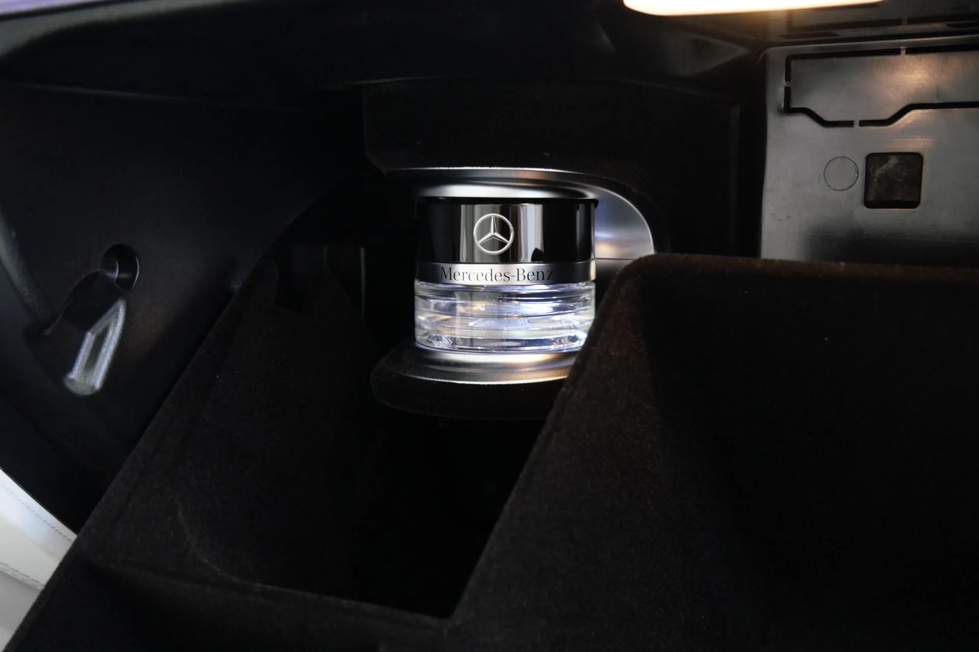 mph051_2445682796_Used_2024_Mercedes_Benz_Maybach_GLS_600_4_MATIC_Factory_Two_Tone_paint_Polished_Wheels_Loaded_1774374618_a110025ccc