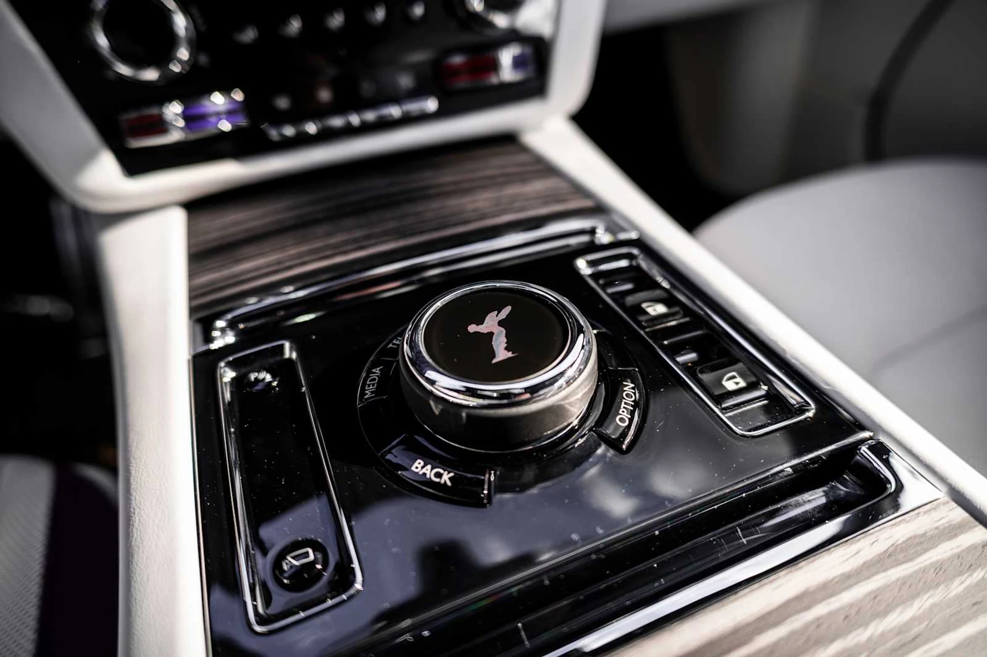 mph051_2459329406_714251ef17ff4bc0857411fb06ba9682x_5006afbfb3