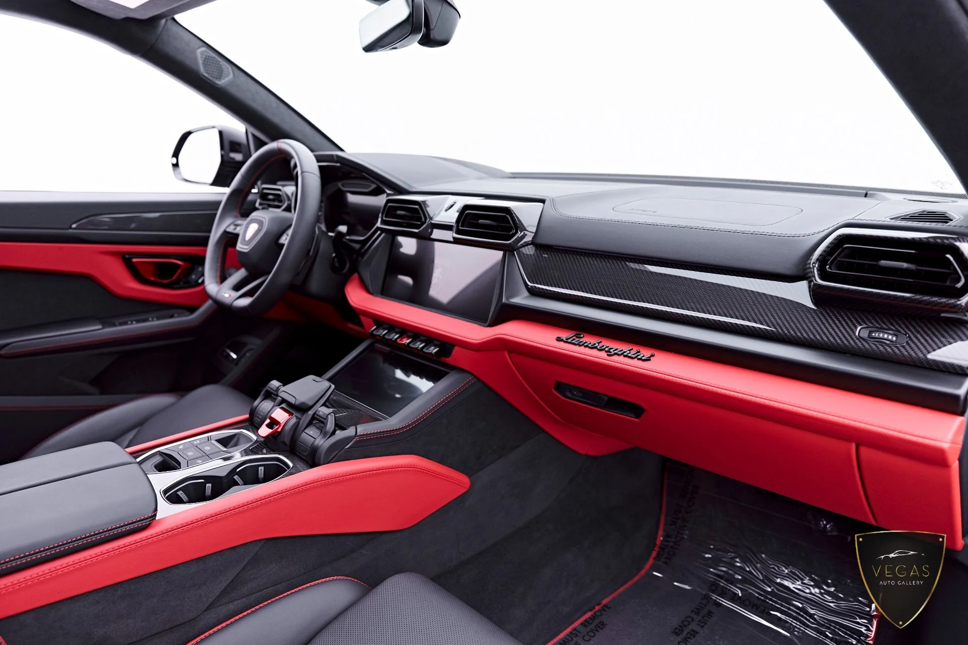 mph051_2465397081_Used_2026_Lamborghini_Urus_SE_1782163588_53d4aec031