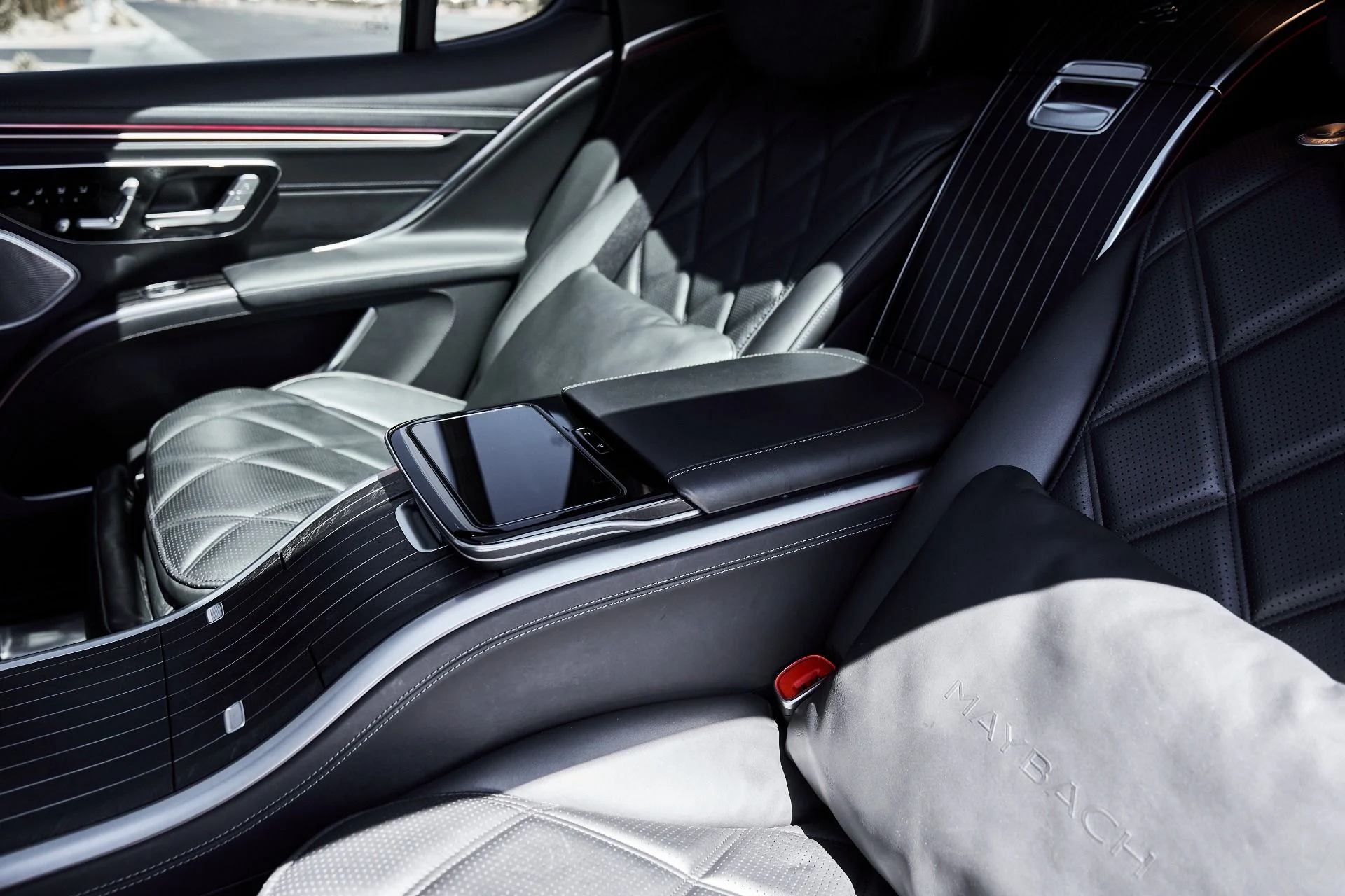 mph051_250391918_Used_2024_Mercedes_Benz_EQS_Maybach_EQS_680_1775326074_675a742d7e