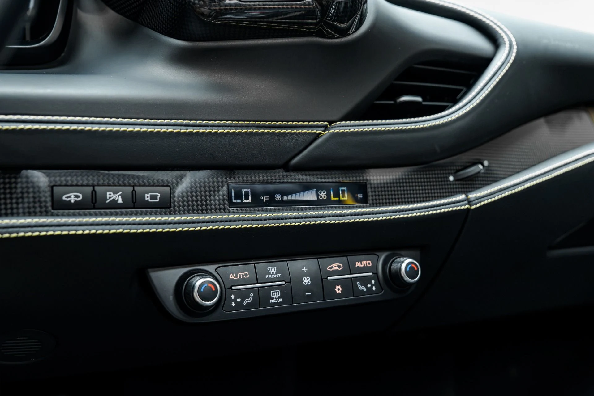 mph051_2504742649_Used_2022_Ferrari_F8_Spider_1788910726_d961496718