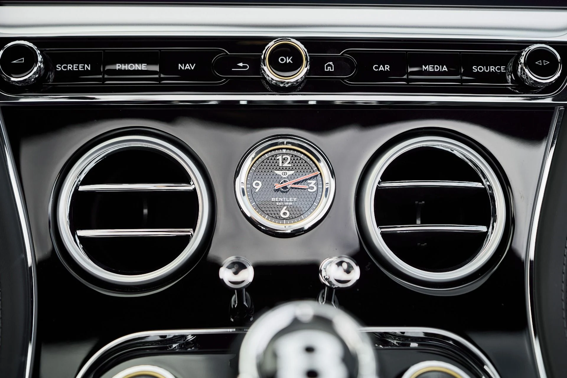 mph051_250687838_Used_2024_Bentley_Continental_GT_V8_S_1764464425_e8427f74c5