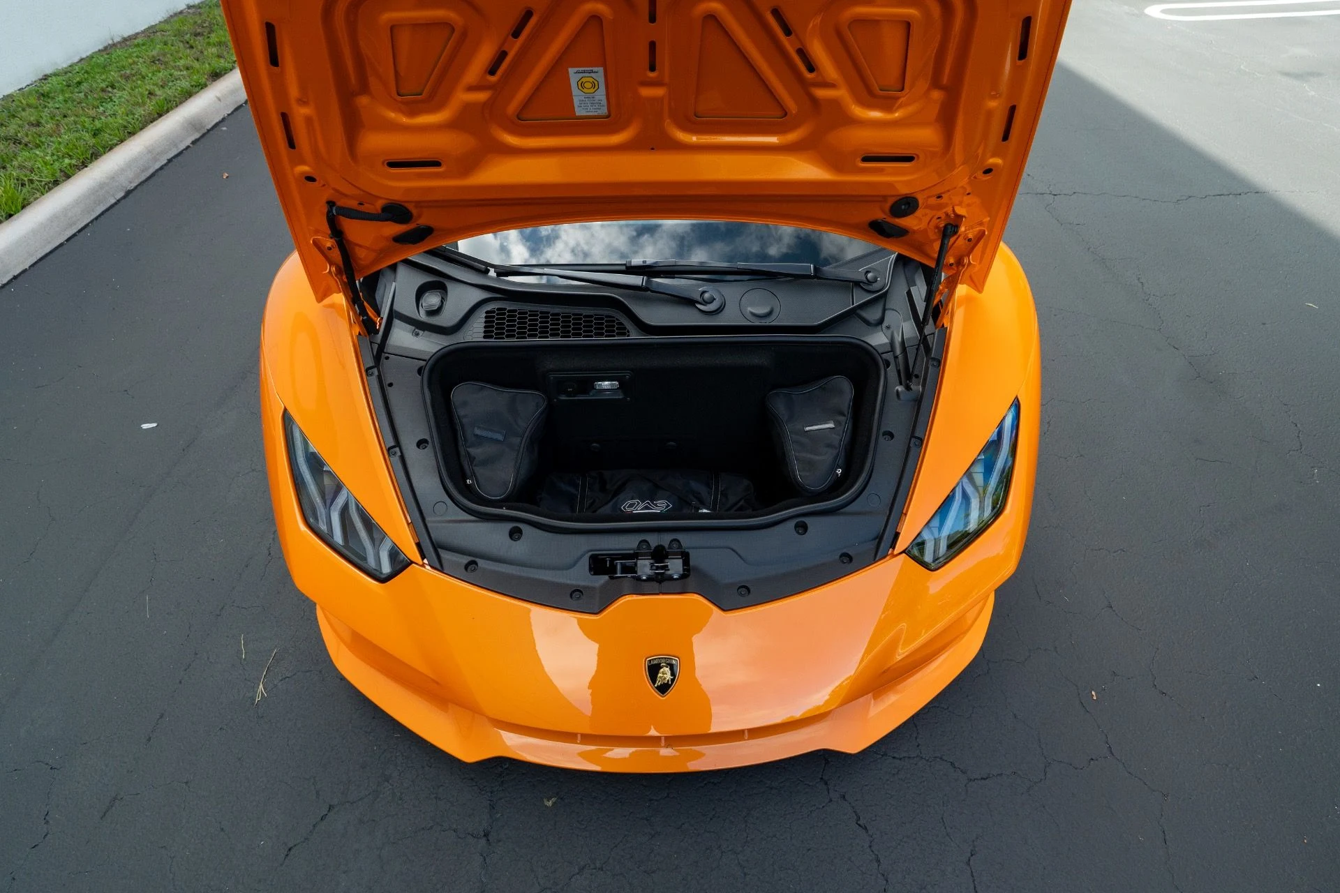 mph051_2506886582_Used_2021_Lamborghini_Huracan_EVO_Spyder_1775496293_be3240f7cf