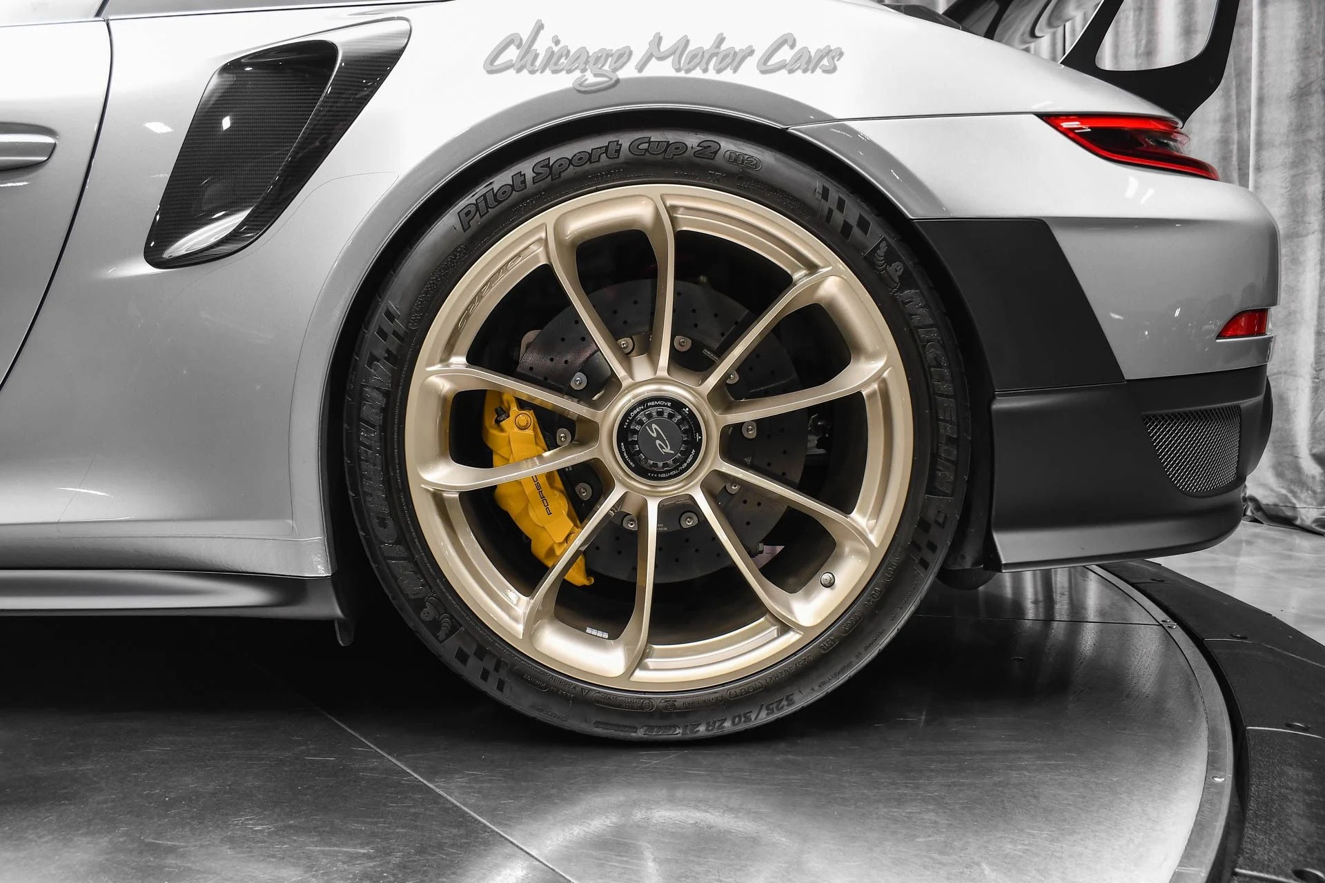 mph051_2507059848_12960_p52_l_e1b37f35c9