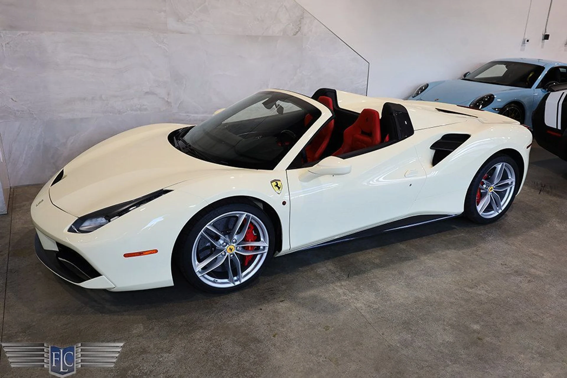 mph051_2518623339_used_2018_ferrari_488_spider_convertible_9689_22993121_52_1024_287ed76304