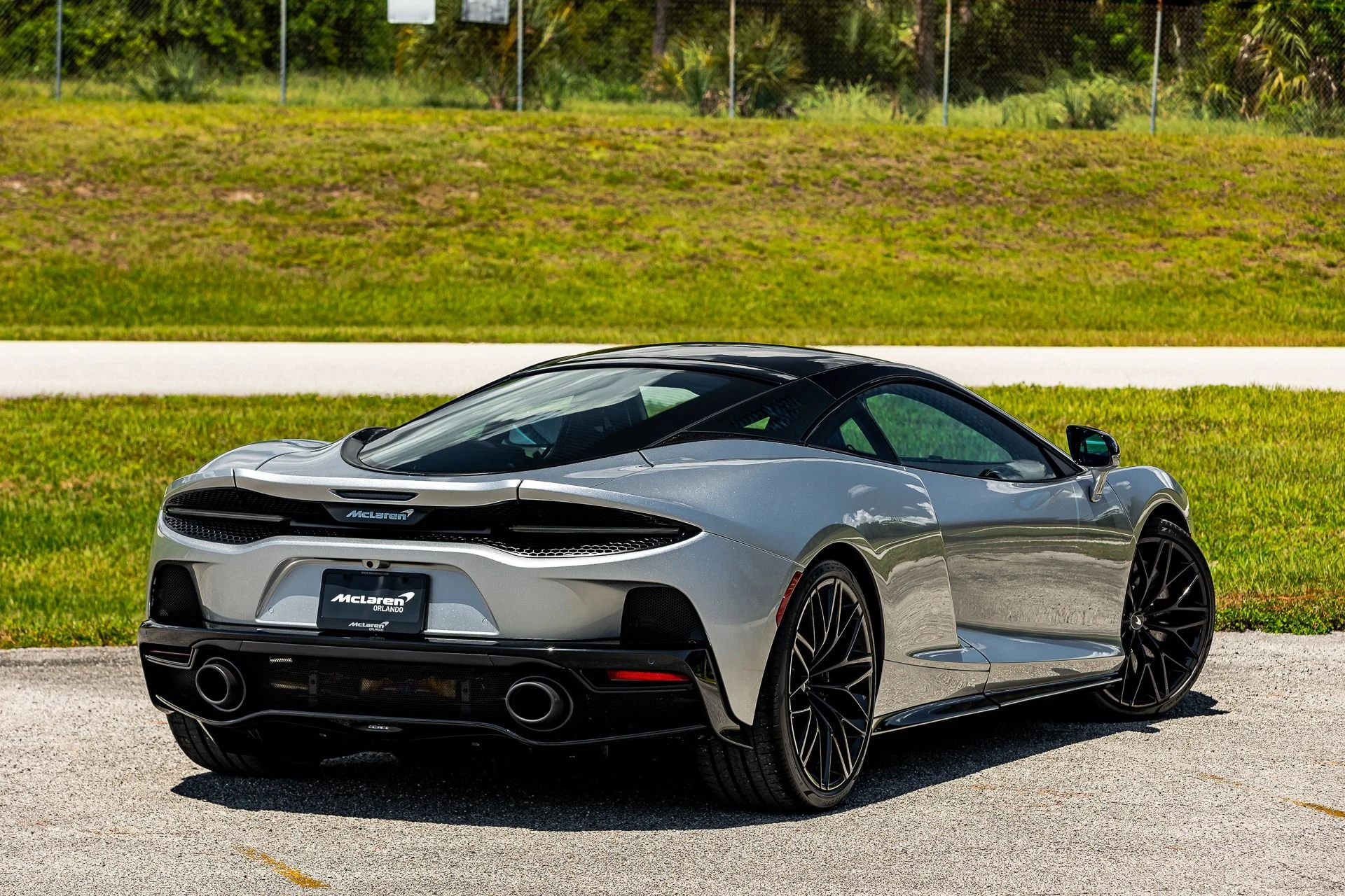 mph051_2532926154_137_p52_l_87fbca3f51