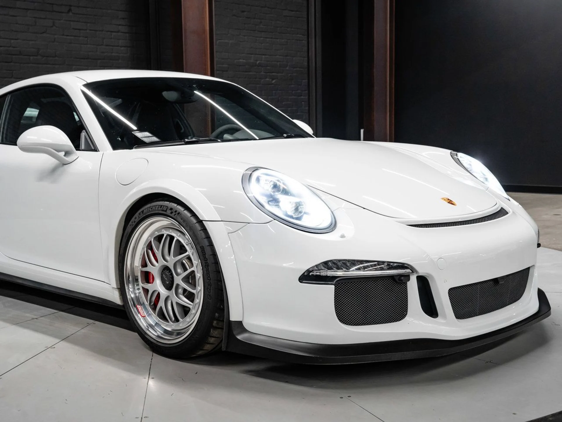 mph051_2539293362_porsche_911_2015_8182a56374