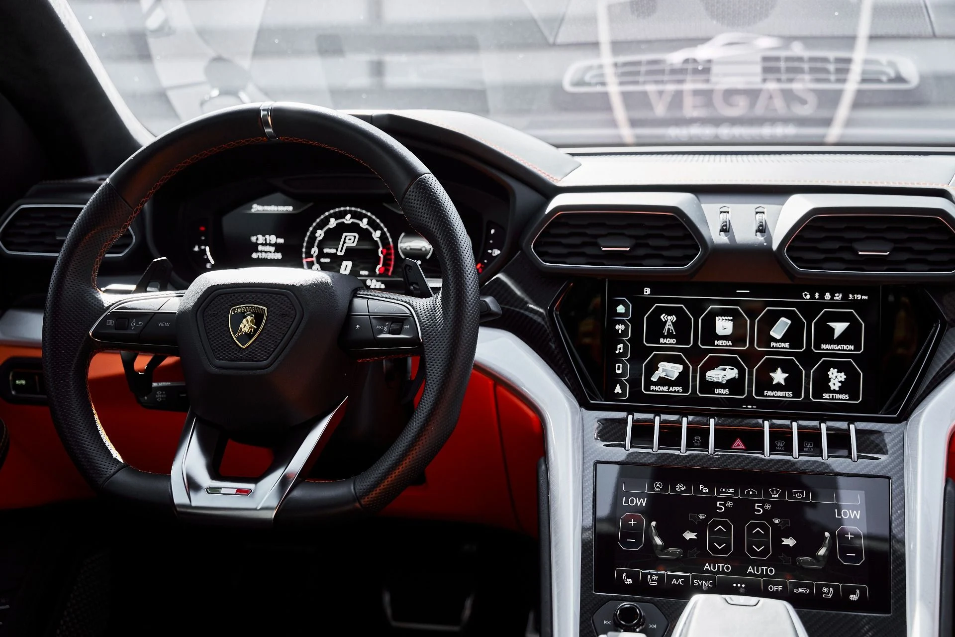 mph051_2540230175_Used_2022_Lamborghini_Urus_1778204468_43e82521d7