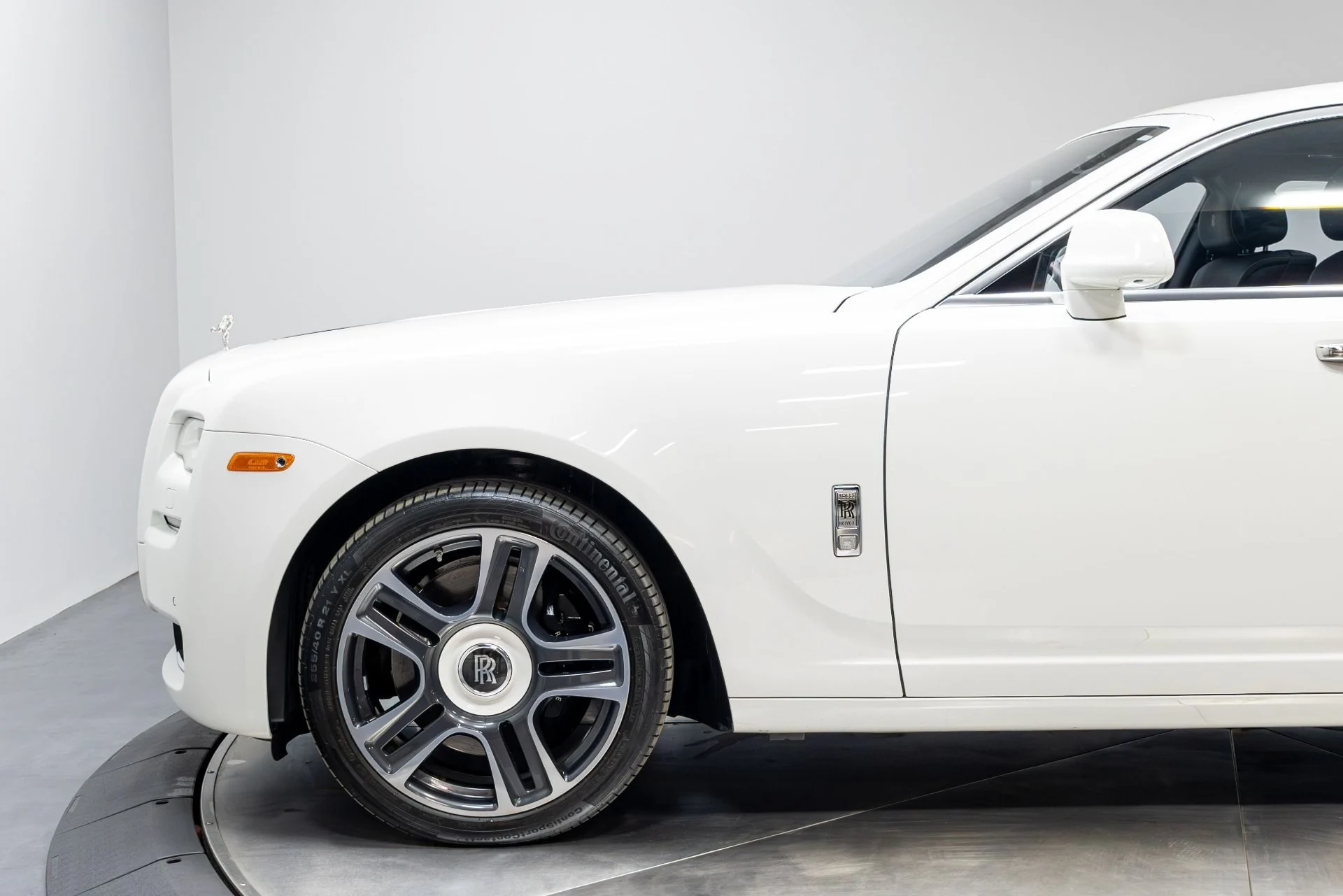 mph051_2542276499_Used_2016_Rolls_Royce_Ghost_1775019332_cca1546128