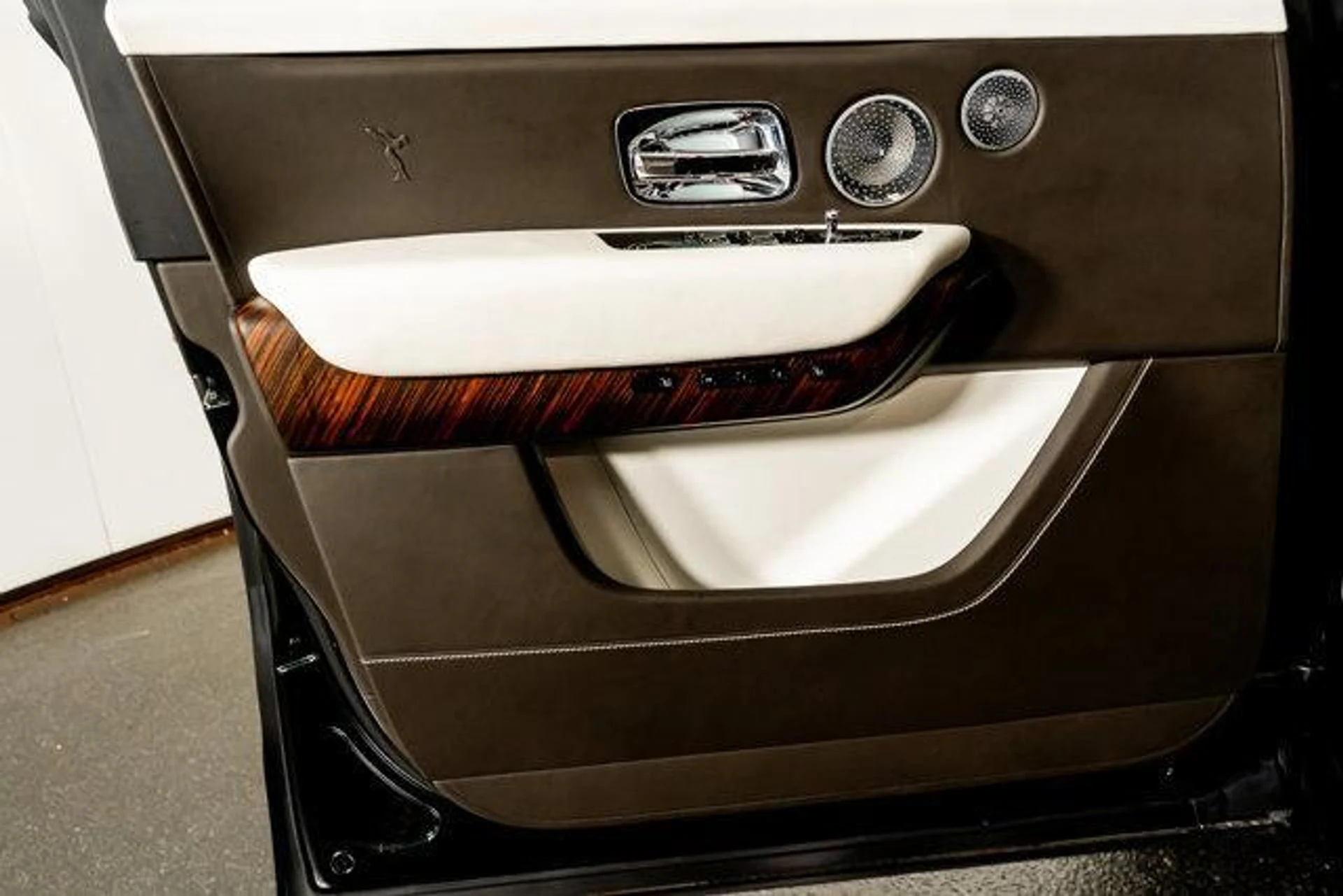 mph051_2543351260_ce_E_Pt_Nejv_Qowmz_QK_10_Wb_Ds_Gd_Rm_E_af9034fdab