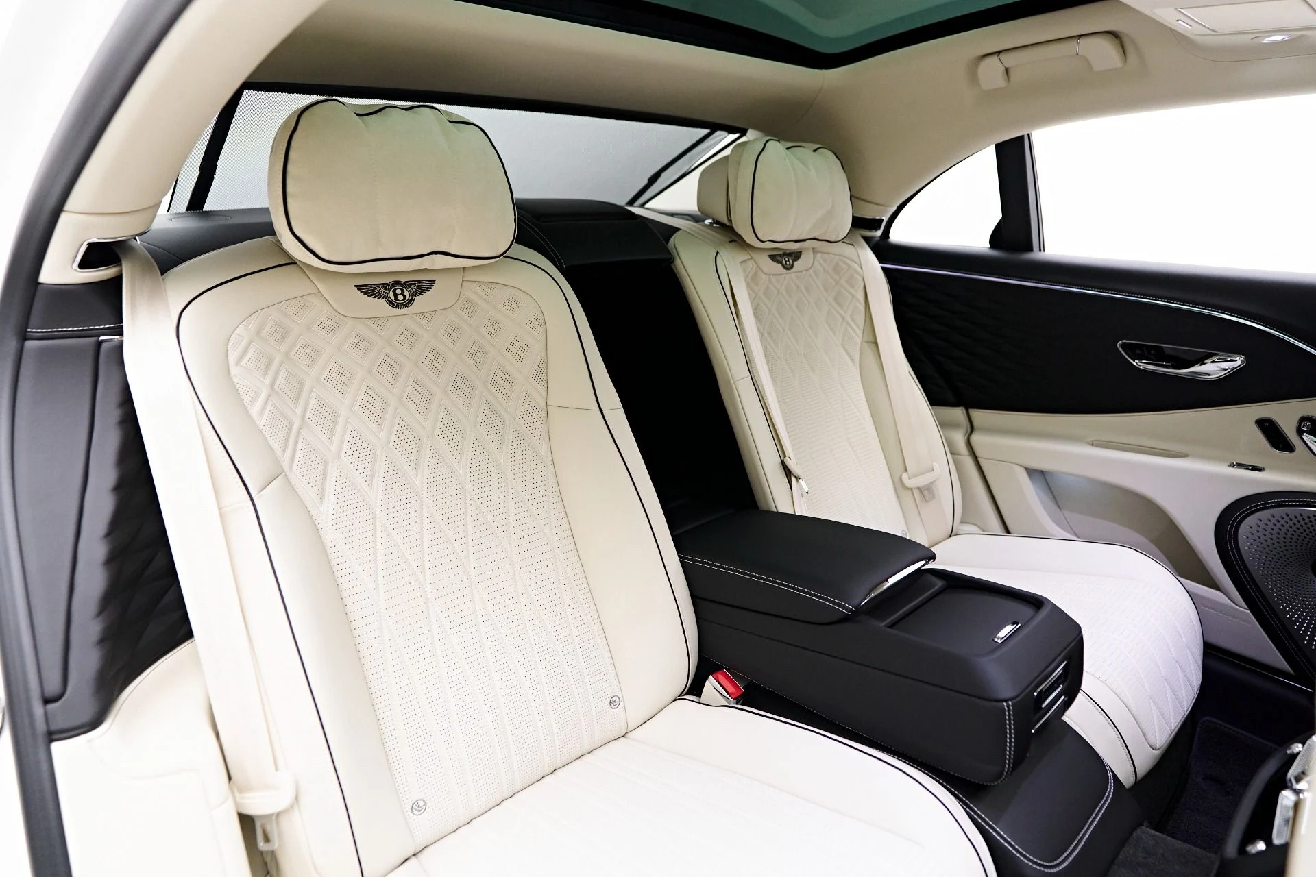 mph051_2560757510_Used_2021_Bentley_Flying_Spur_V8_1755391879_8793d1faca