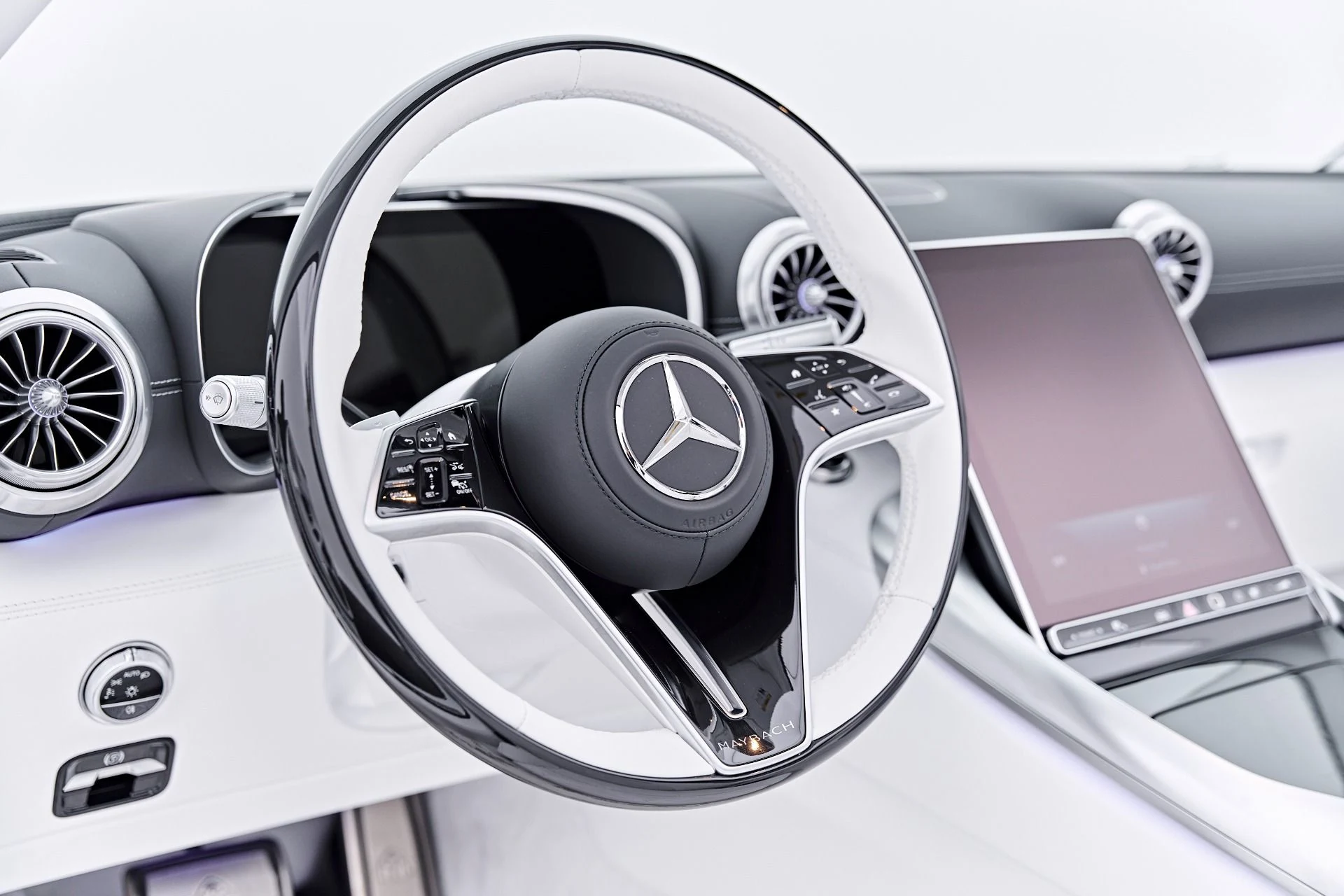 mph051_2591833861_Used_2026_Mercedes_Benz_SL_Class_Maybach_SL_680_1790357725_e198690645