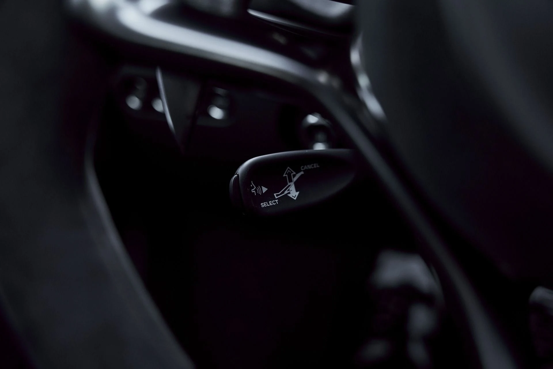 mph051_259943435_Used_2023_Mc_Laren_Artura_1773773949_f141bcb5f5