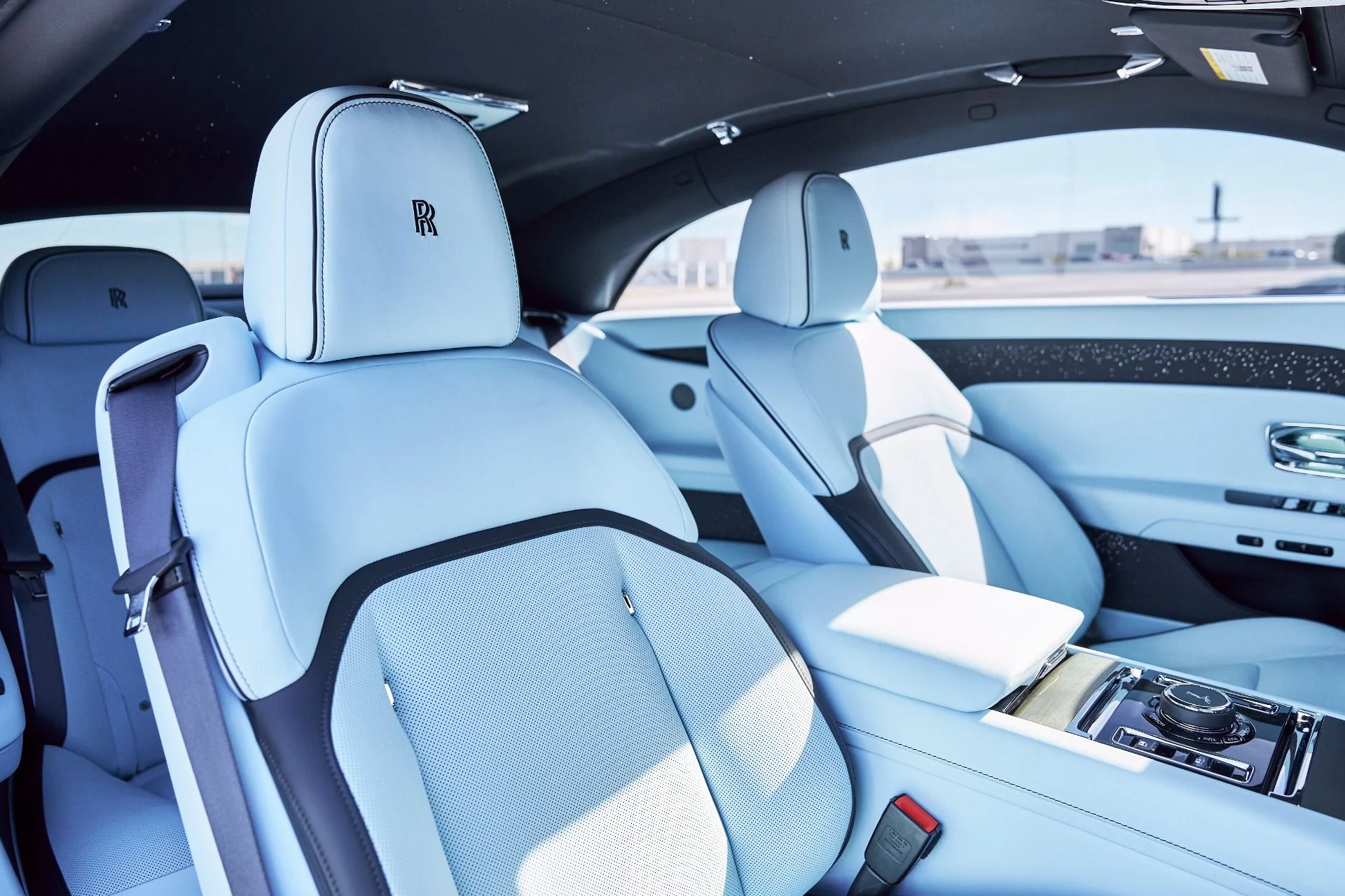 mph051_2619667611_Used_2025_Rolls_Royce_Spectre_Base_1773452540_d65ba4c4ef