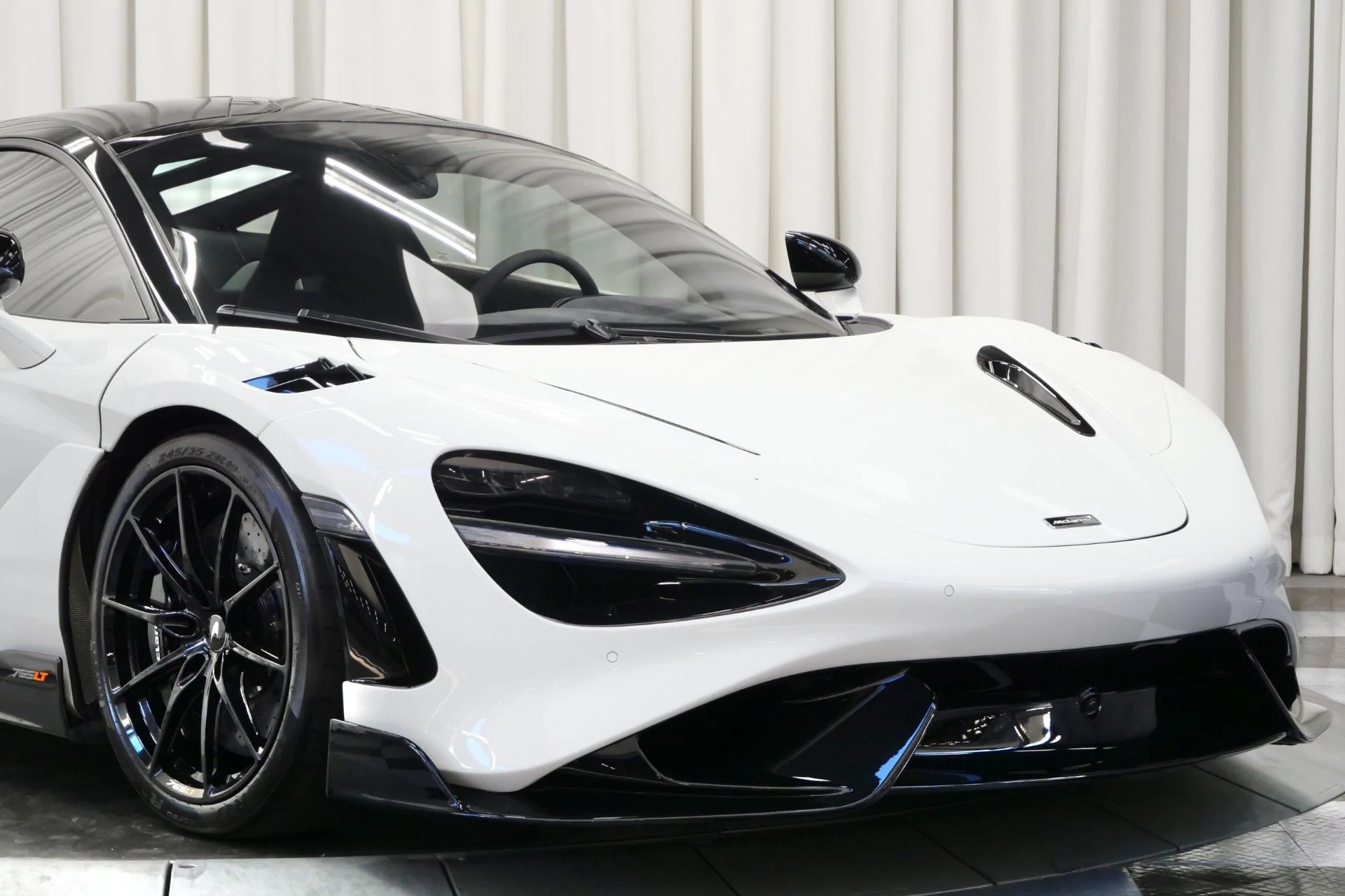 mph051_2633890545_Used_2021_Mc_Laren_765_LT_1755712071_3b16704d32