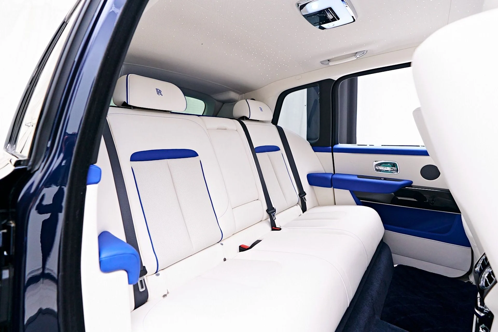 mph051_2667346065_Used_2023_Rolls_Royce_Cullinan_Base_1745954360_827896ac2a