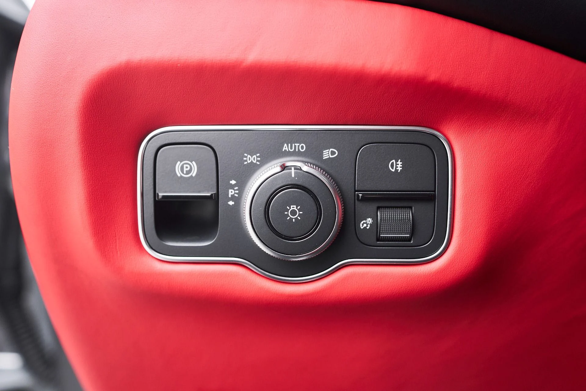 mph051_2667587811_Used_2023_Aston_Martin_Vantage_Base_1764729821_b993d919ee