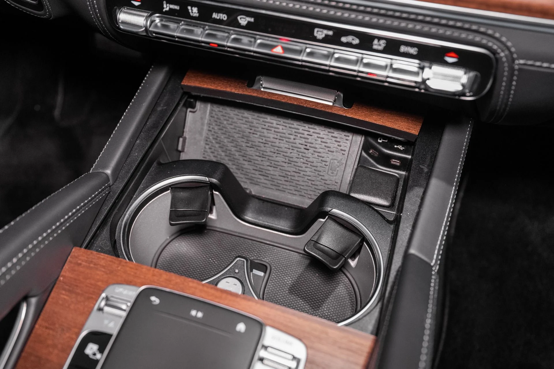 mph051_266844025_Used_2023_Mercedes_Benz_GLS_Maybach_GLS_600_1762355740_b6389225a4