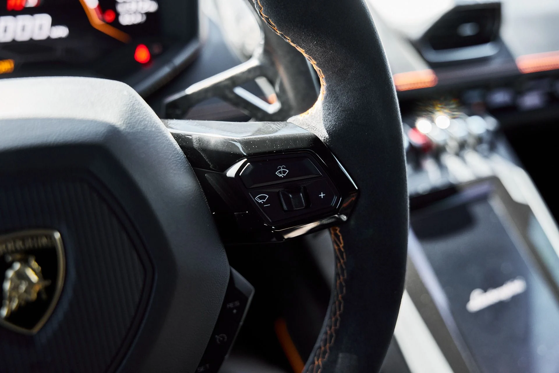 mph051_2677821884_Used_2020_Lamborghini_Huracan_EVO_Base_1777394857_a63048118c