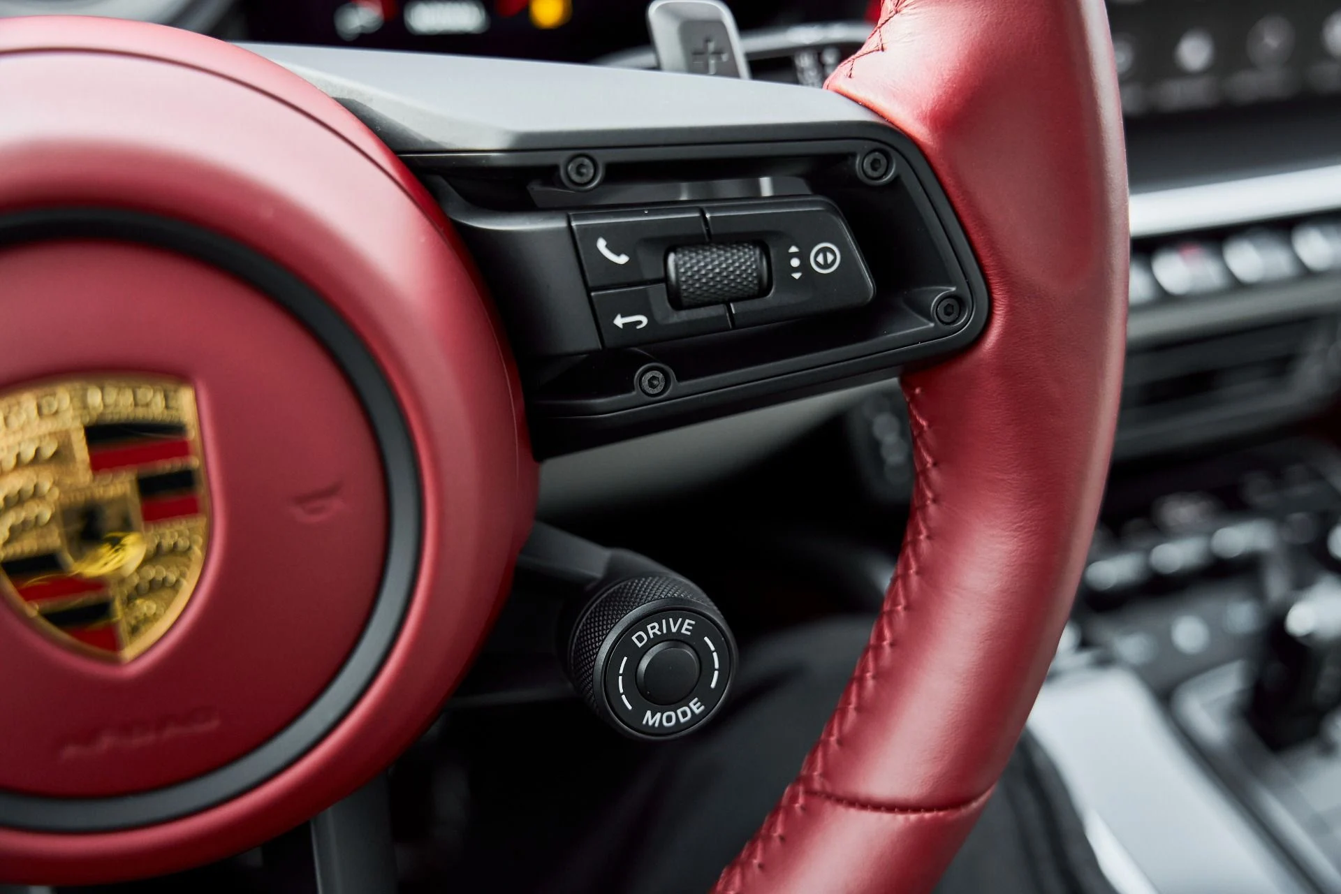 mph051_2687510778_Used_2024_Porsche_911_Turbo_S_1767751494_ccec06e199