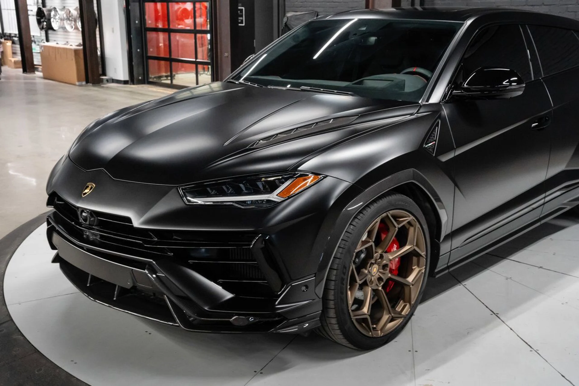 mph051_2704270410_lamborghini_urus_2023_8cb2ab6222