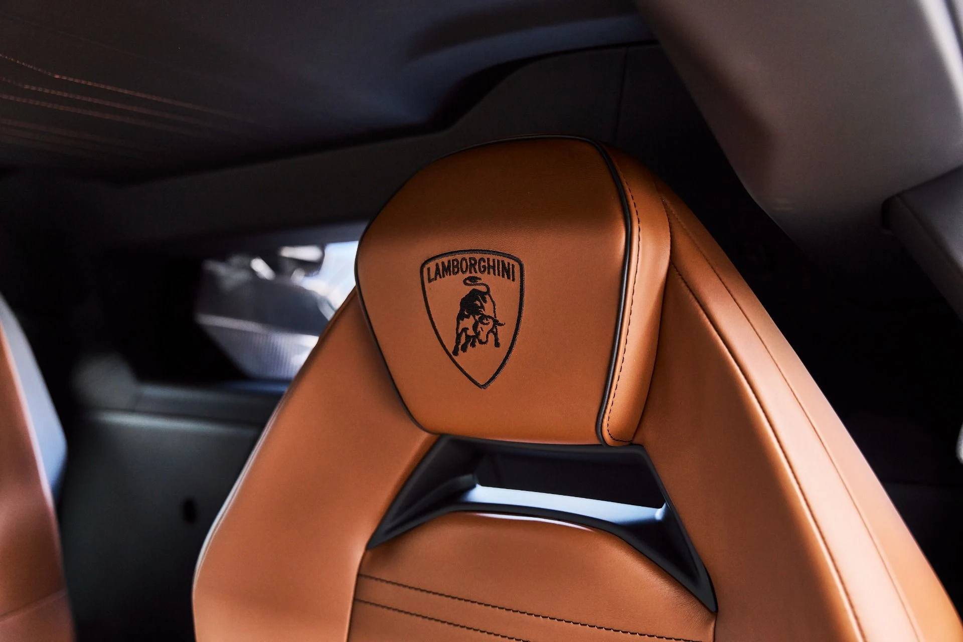 mph051_2718350838_Used_2025_Lamborghini_Revuelto_Base_1777078163_7a338efbbf