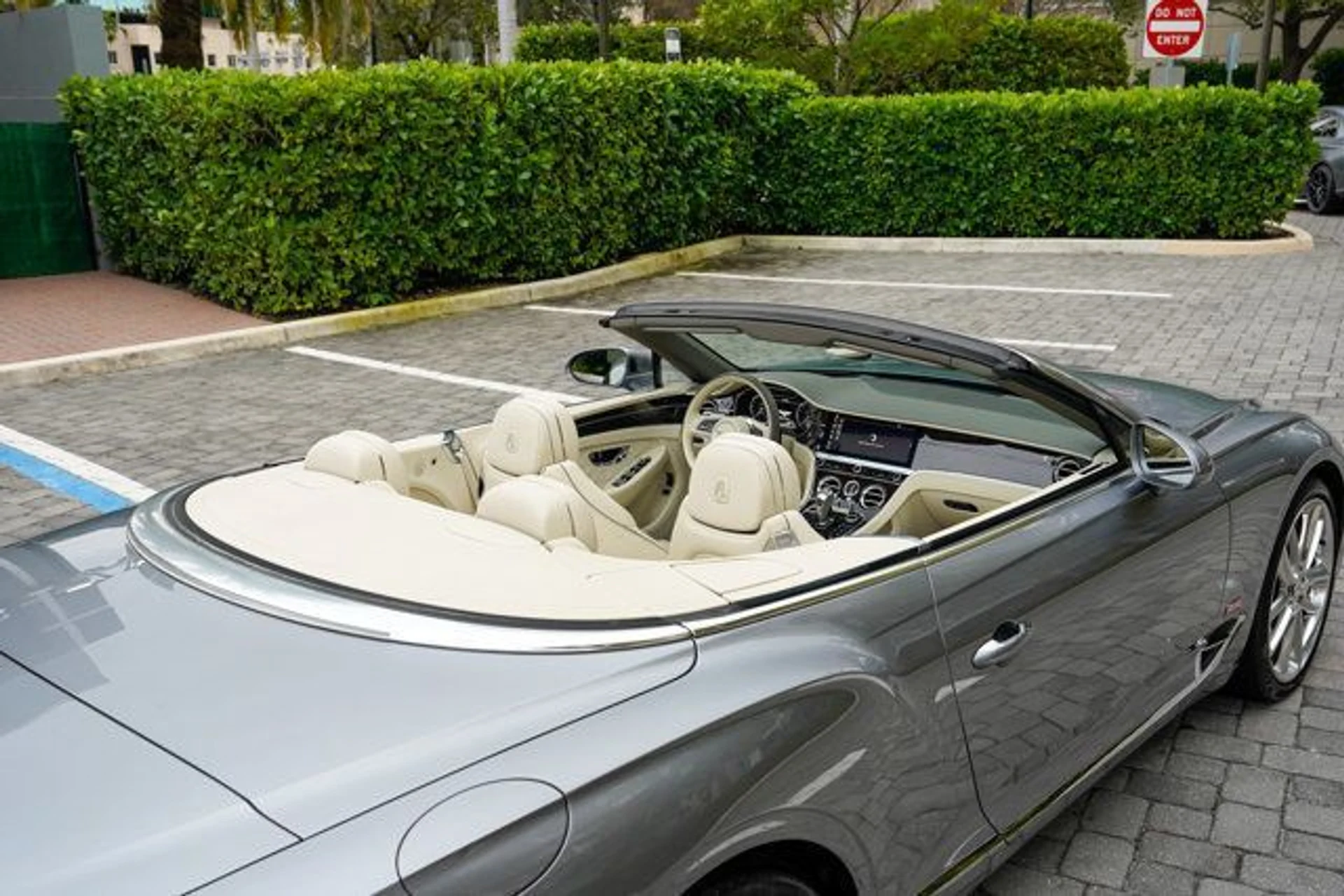 mph051_2718458954_22974034_52_640_b416c41349