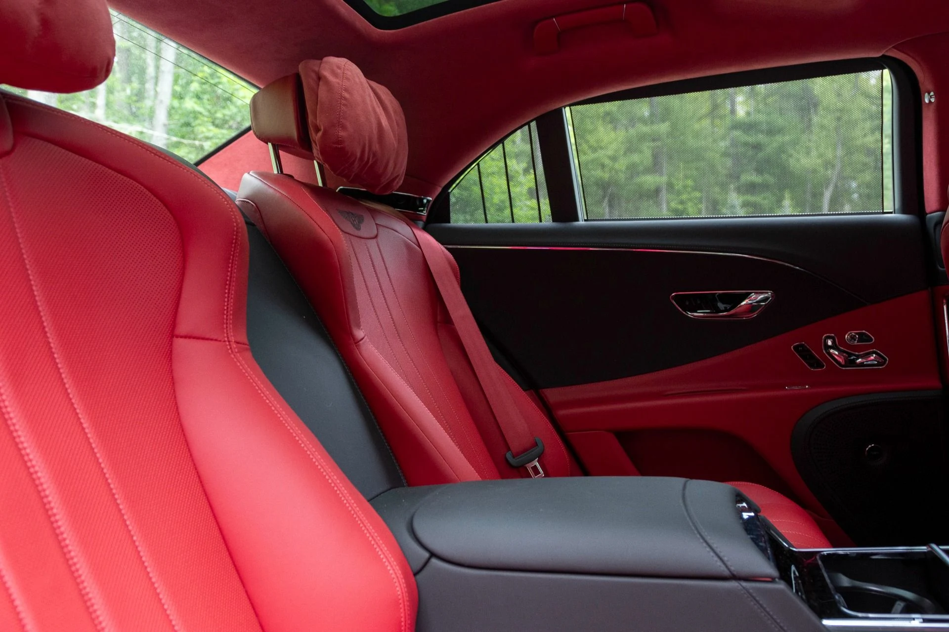 mph051_2729107184_Used_2024_Bentley_Flying_Spur_V8_1779398452_2a3ccce125
