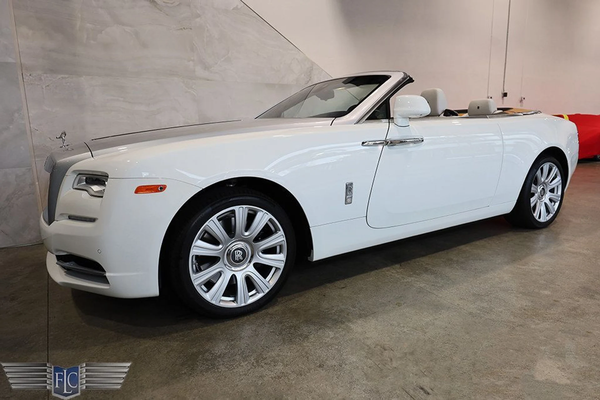 mph051_2732232338_used_2017_rolls_royce_dawn_convertible_9689_23039198_52_1024_4770a069c1