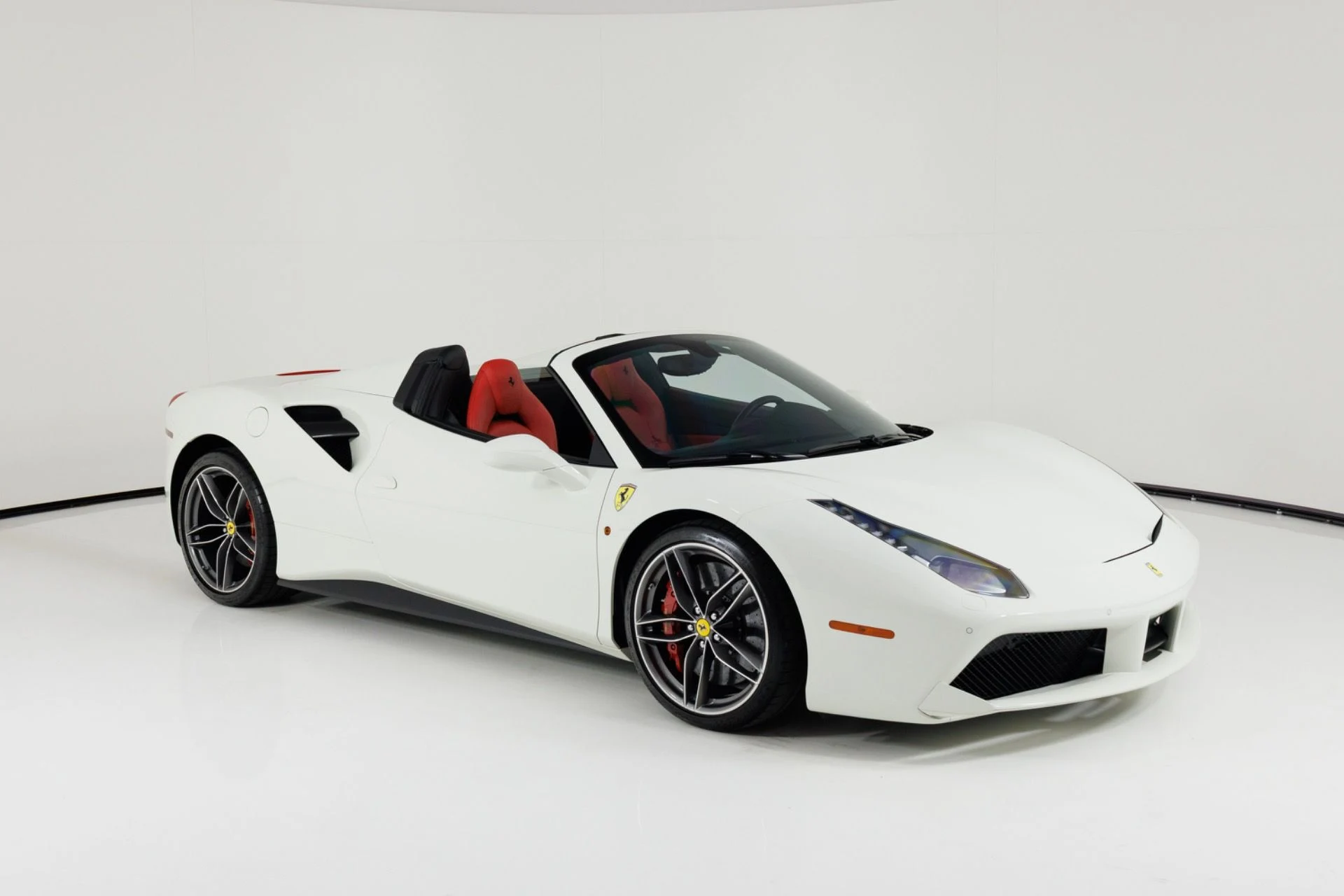 mph051_2769732961_Used_2017_Ferrari_488_Spider_1788388462_3cf0ab0a27