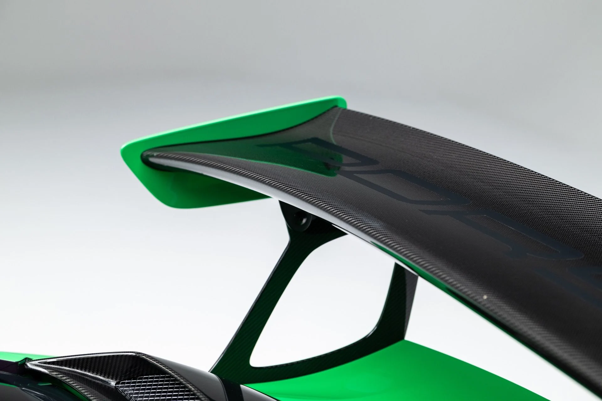 mph051_2807252664_12045_p52_l_01fa0d47d1