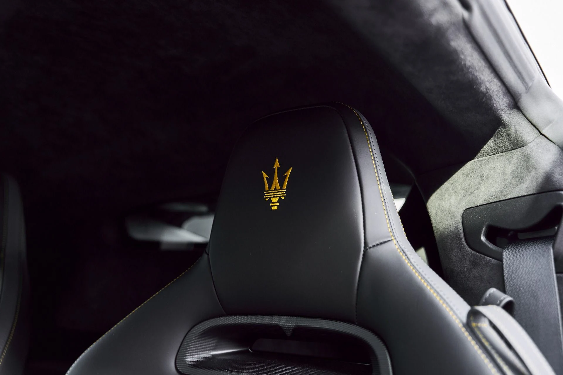 mph051_2815997804_Used_2024_Maserati_MC_20_Base_1772679301_5fd1b1ec4f