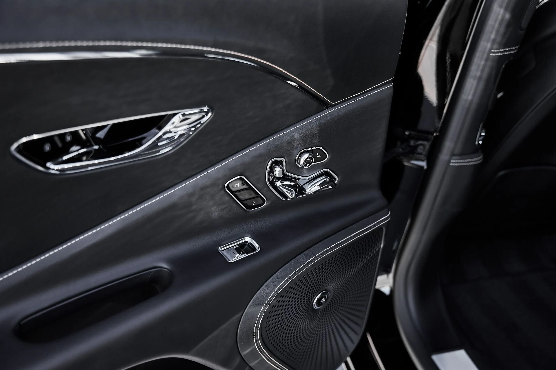 mph051_2826675324_Used_2024_Bentley_Flying_Spur_1782150716_42ce1bc421
