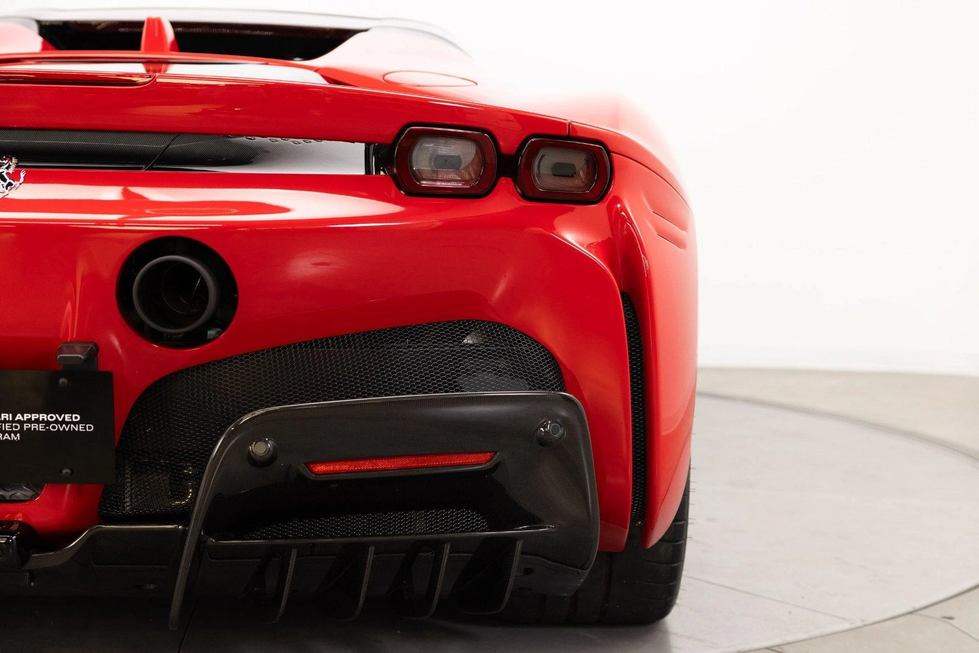 mph051_2829625928_Used_2022_Ferrari_SF_90_Spider_1788255984_34efe39466