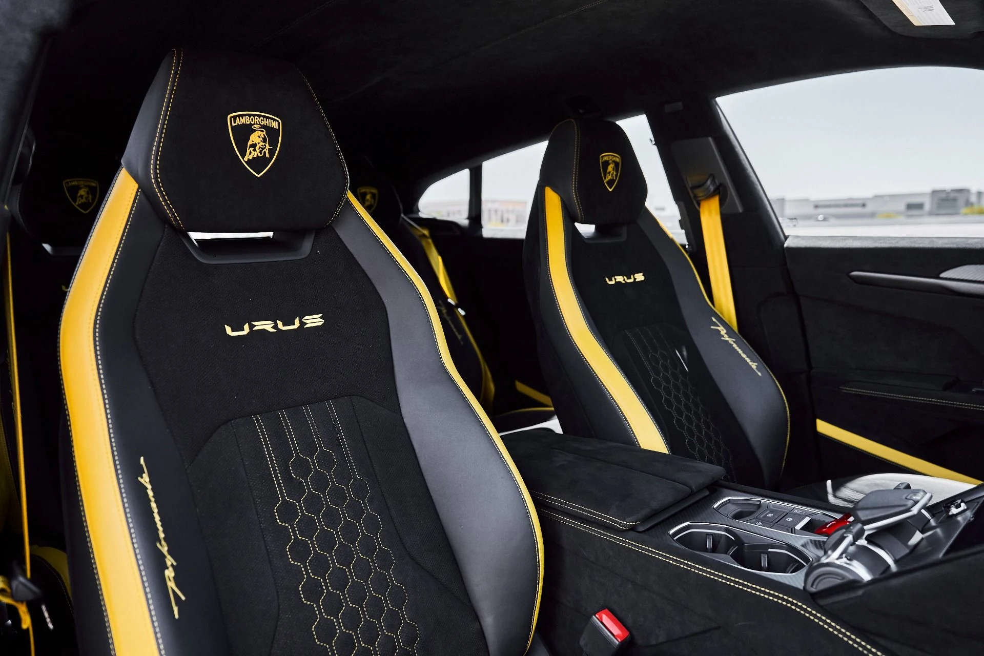mph051_2830436249_Used_2024_Lamborghini_Urus_Performante_1778117040_90a0c9af3b
