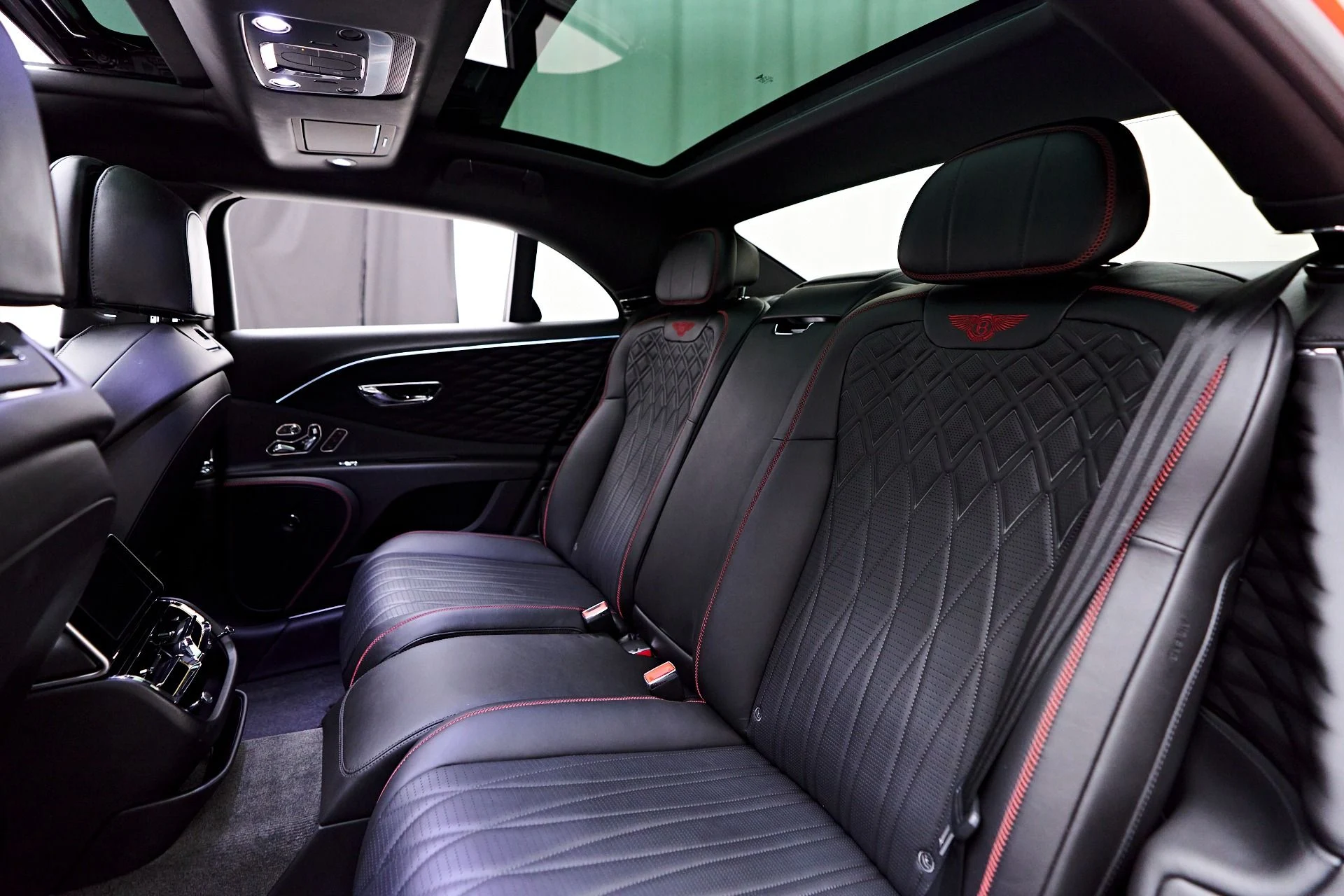 mph051_2833223320_Used_2021_Bentley_Flying_Spur_W12_1754099984_466e9170b4