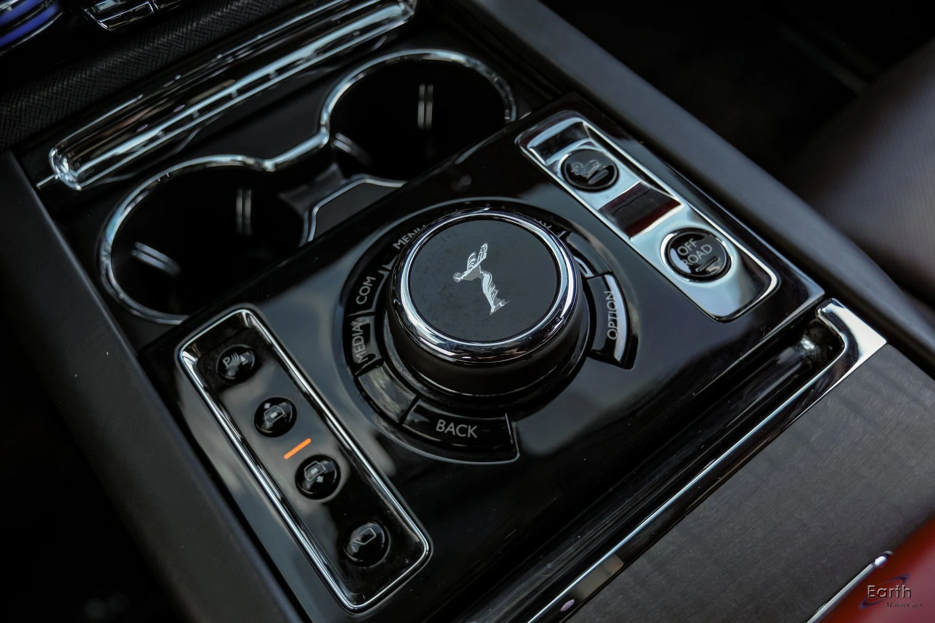 mph051_2836797443_85894bc6c5385e64a76a344470038550x_5b21c07df4