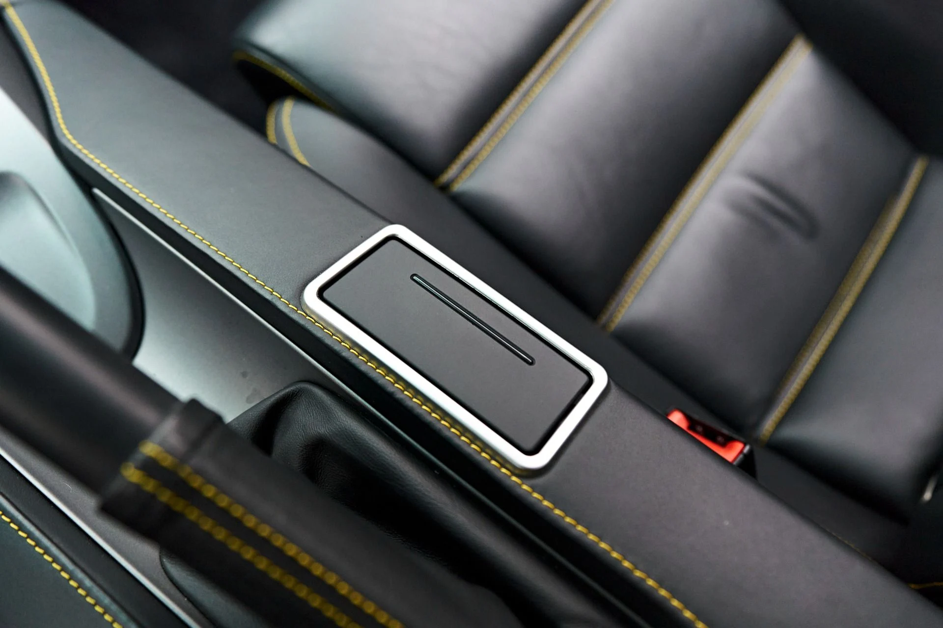 mph051_2839937536_Used_2005_Lamborghini_Gallardo_1703127301_e7da364b2e