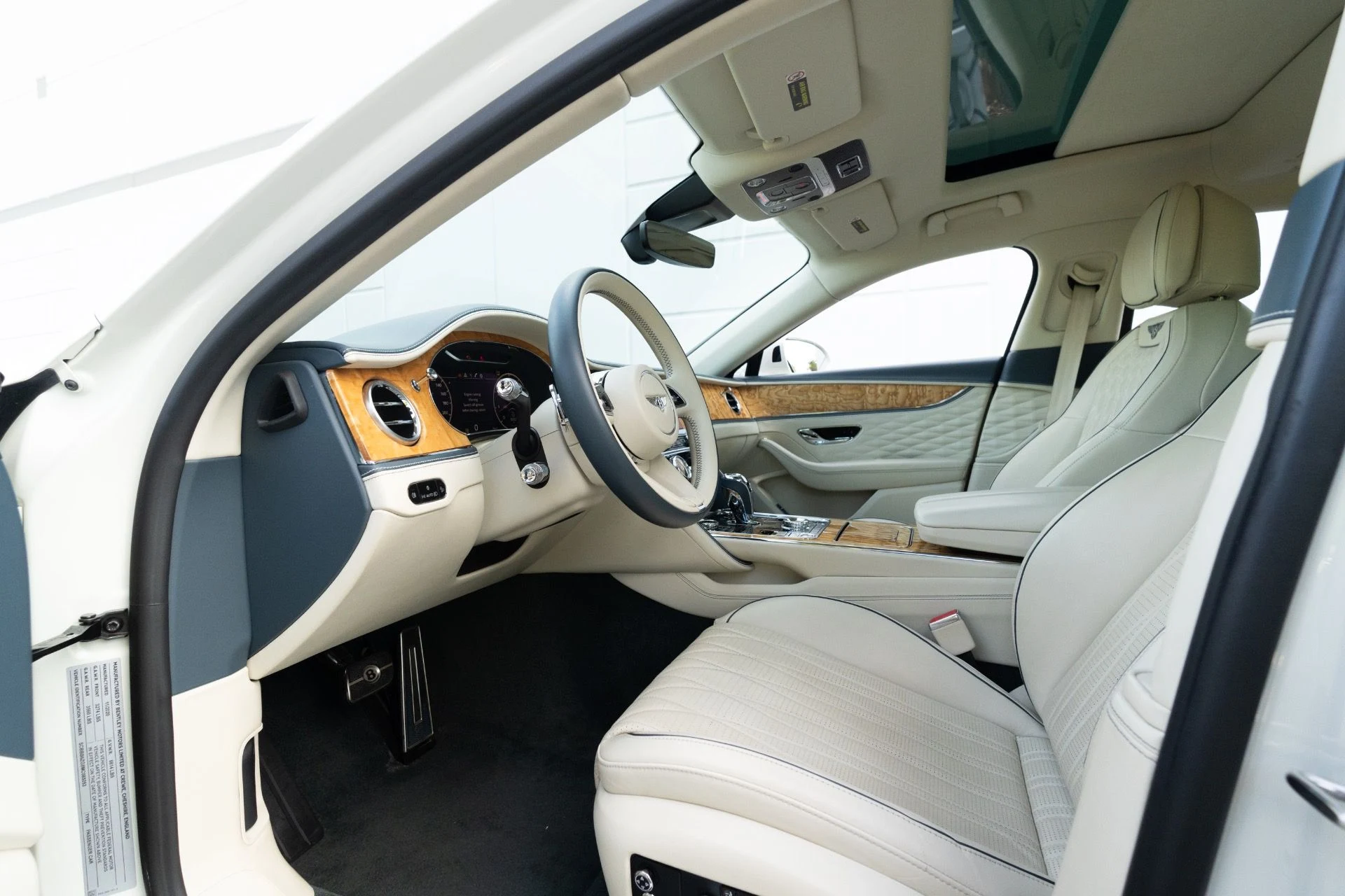 mph051_2847794103_Used_2021_Bentley_Flying_Spur_W12_1764865004_07a1fd6e74