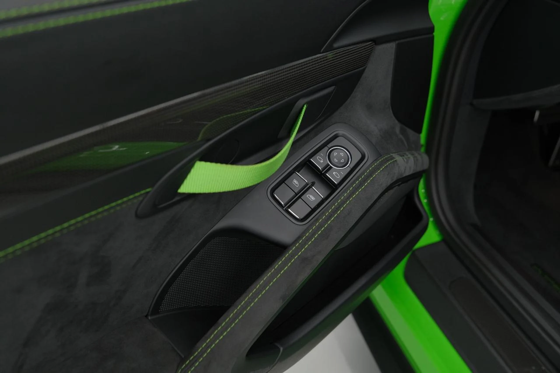 mph051_2870522549_632e6b7f4254cba63c7659689c2a7158_9ba3f17adb