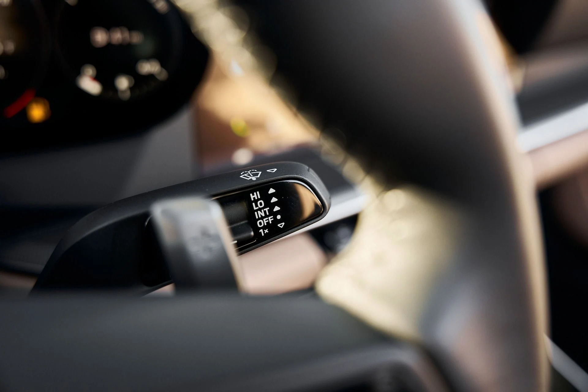 mph051_2901676153_Used_2024_Porsche_911_Turbo_1768616397_0a302ed54e