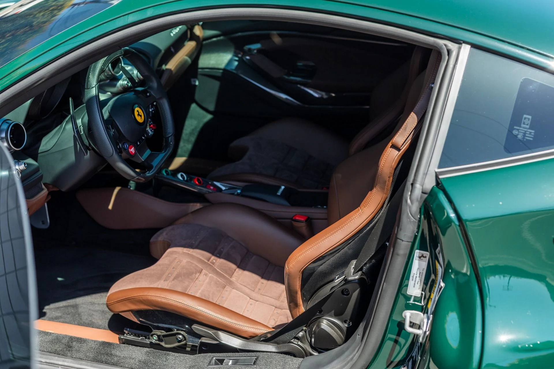 mph051_2916109070_Used_2022_Ferrari_F8_Tributo_1744415628_da613d18c3