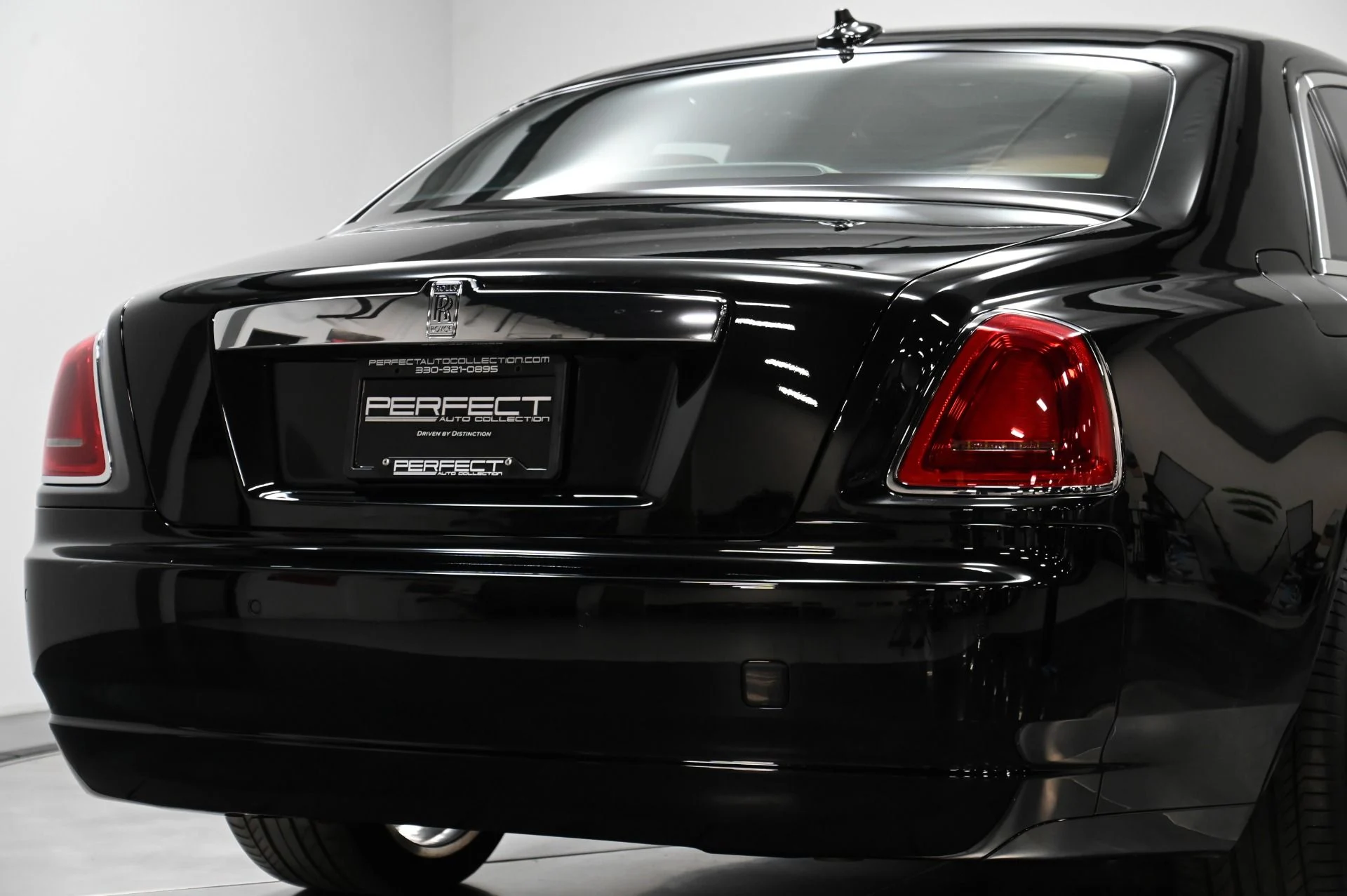 mph051_2920094500_Used_2015_Rolls_Royce_Ghost_Base_1723921602_e4a61f69ed