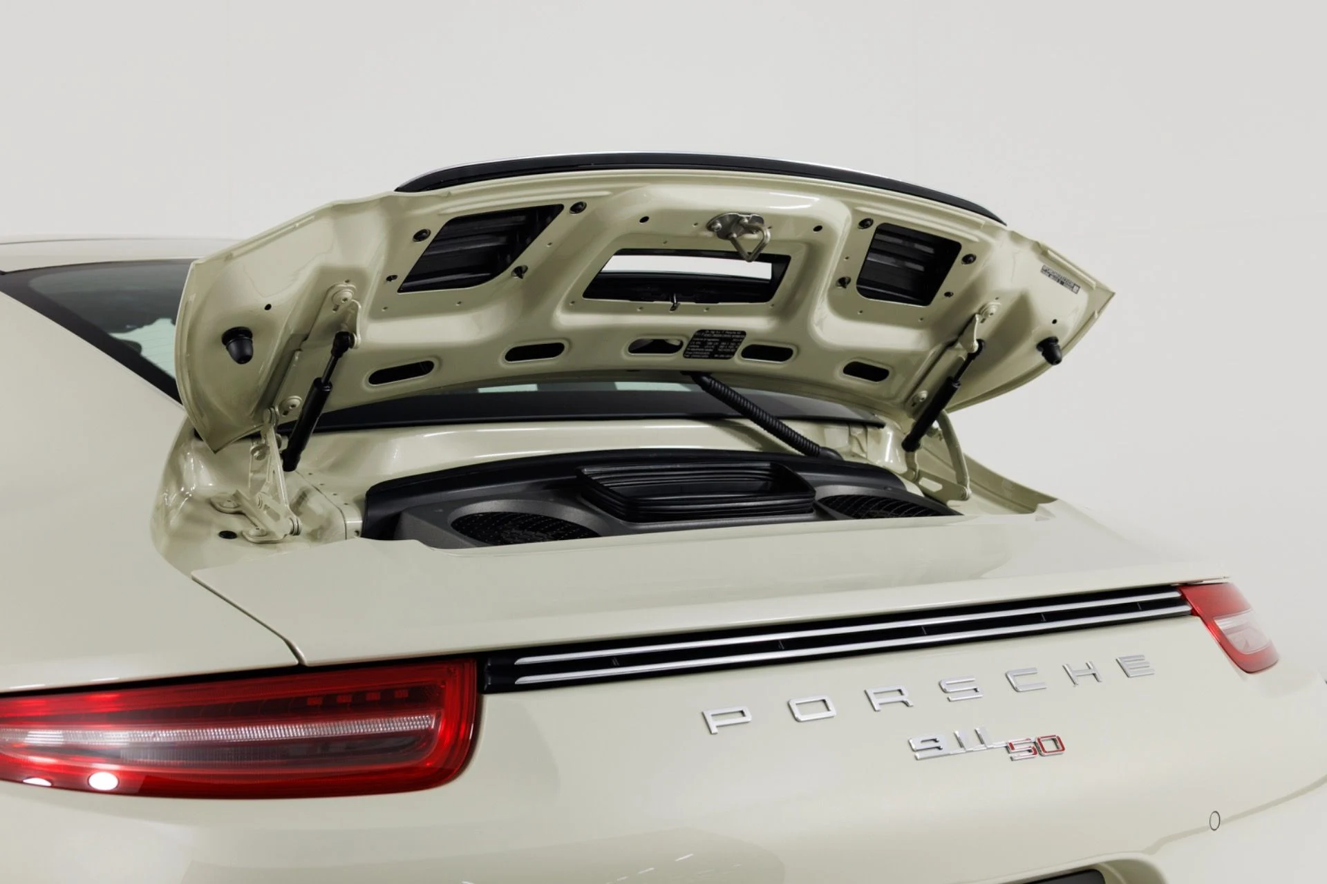 mph051_293009955_Used_2014_Porsche_911_Carrera_S_1781907468_2e3e8a55cf