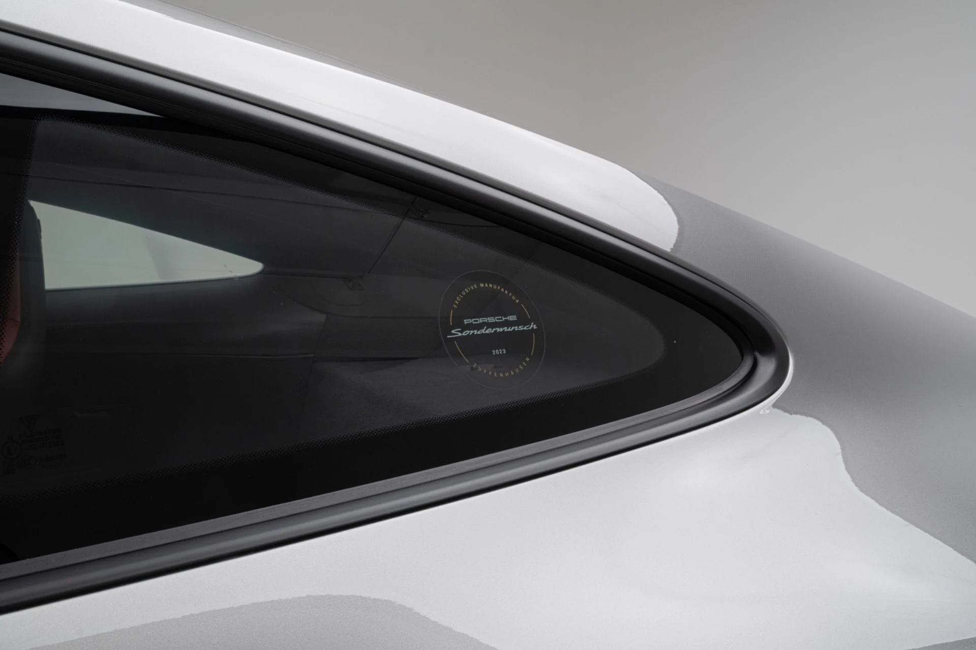 mph051_2933472617_Used_2024_Porsche_911_GT_3_Touring_1776272111_7bfb13cce1