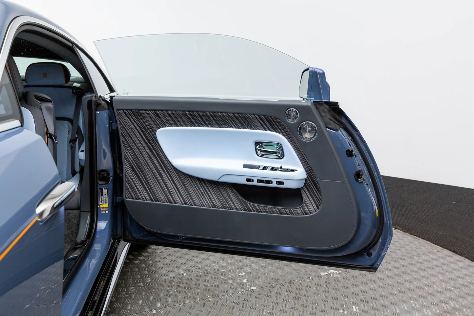 mph051_2934445356_52_418494b40f