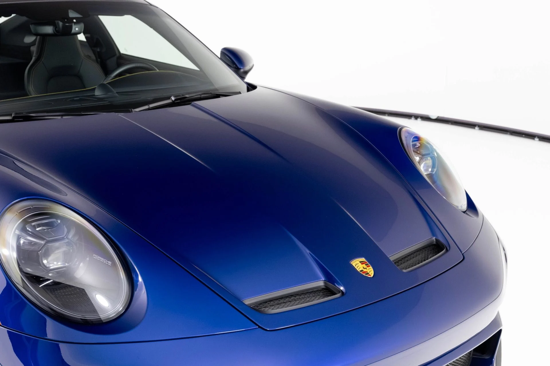 mph051_2948244566_Used_2022_Porsche_911_GT_3_Touring_1764706408_e9be1c49cf